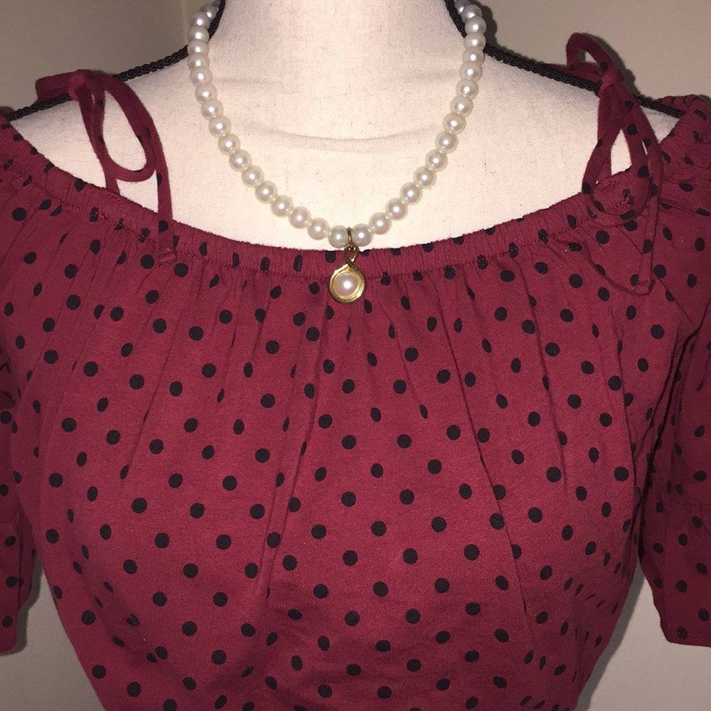 Elegant Off-Shoulders Crop Knit Top (NWOT) - Picture 2 of 7